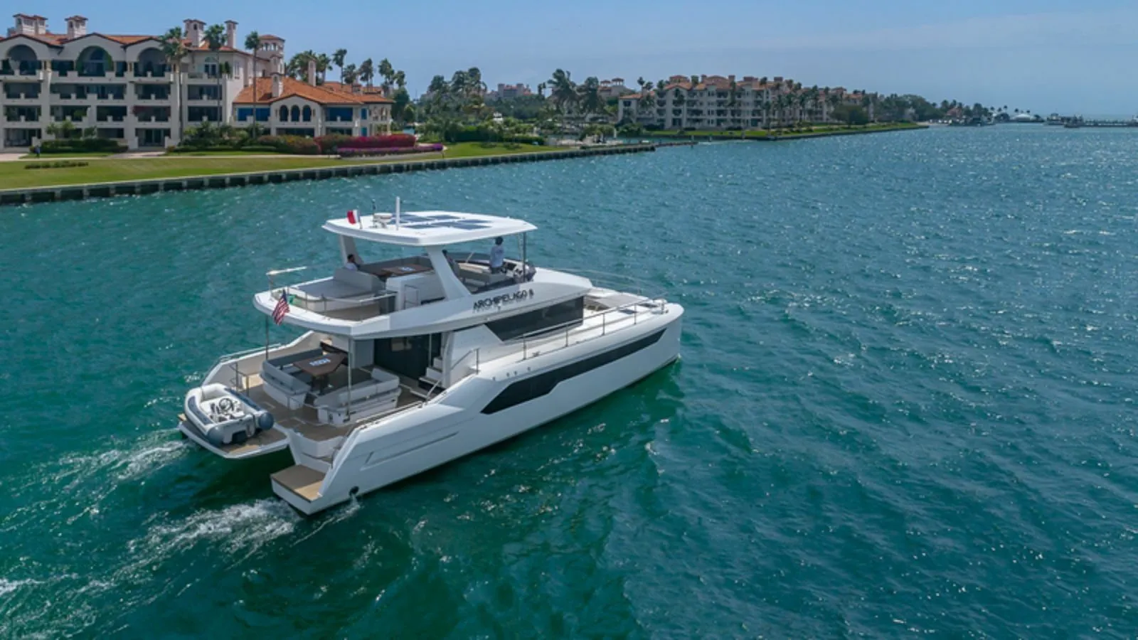 Rent a 18m Power Catamaran Leopard 60 in Miami