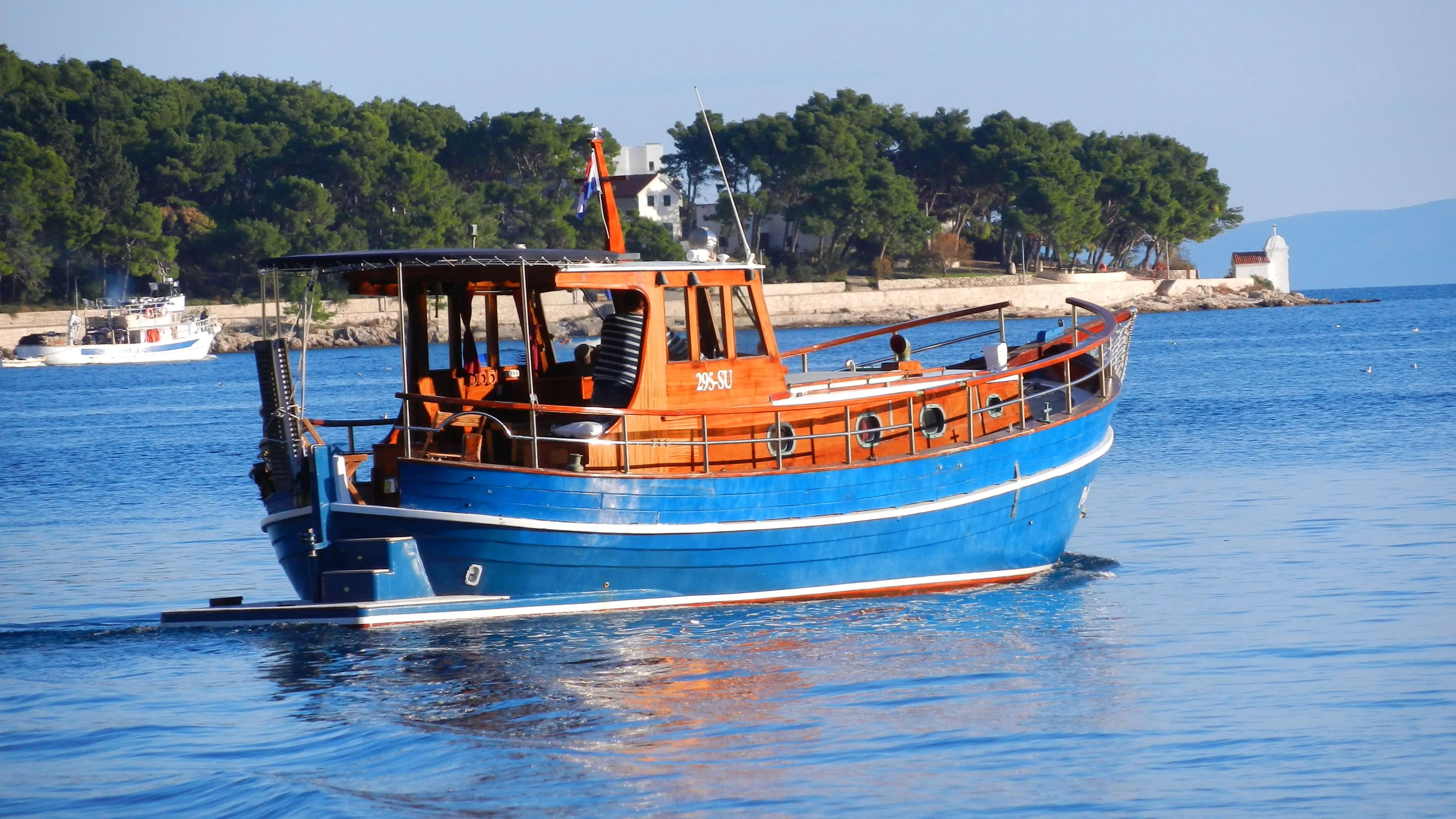 Charter a 11.5m Leut 1926 Motor Yacht in Split