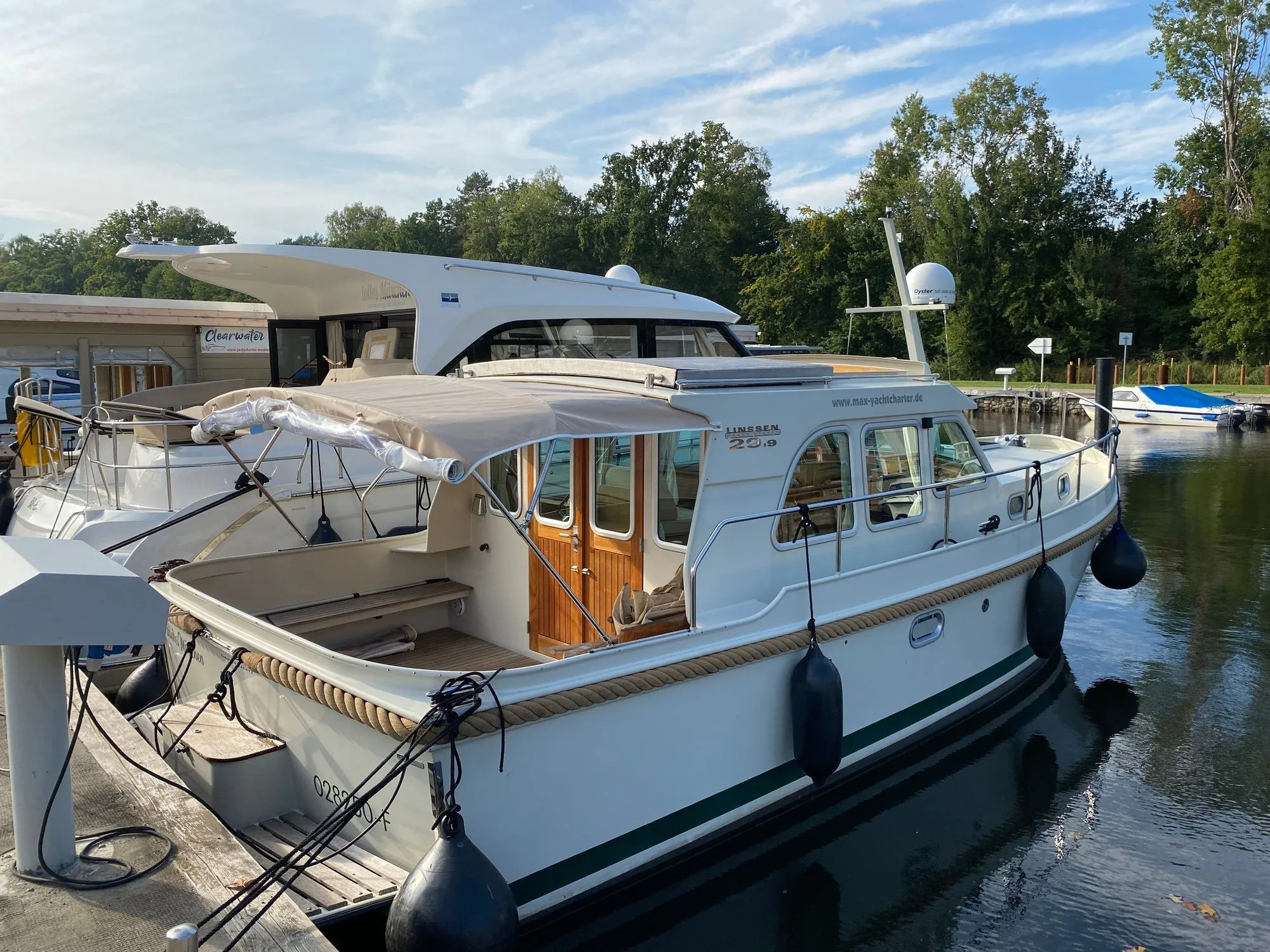 Schickes Maxchen Charter Boat