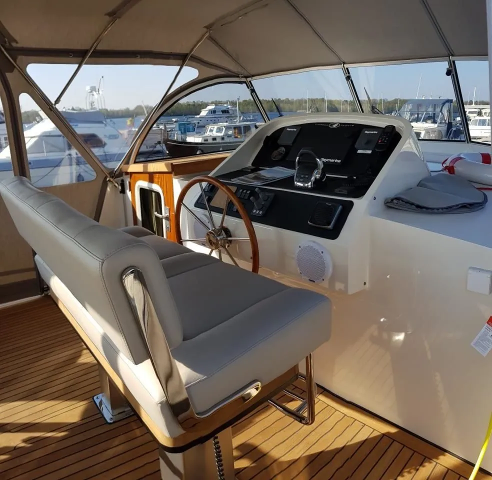 Telesto Charter Boat