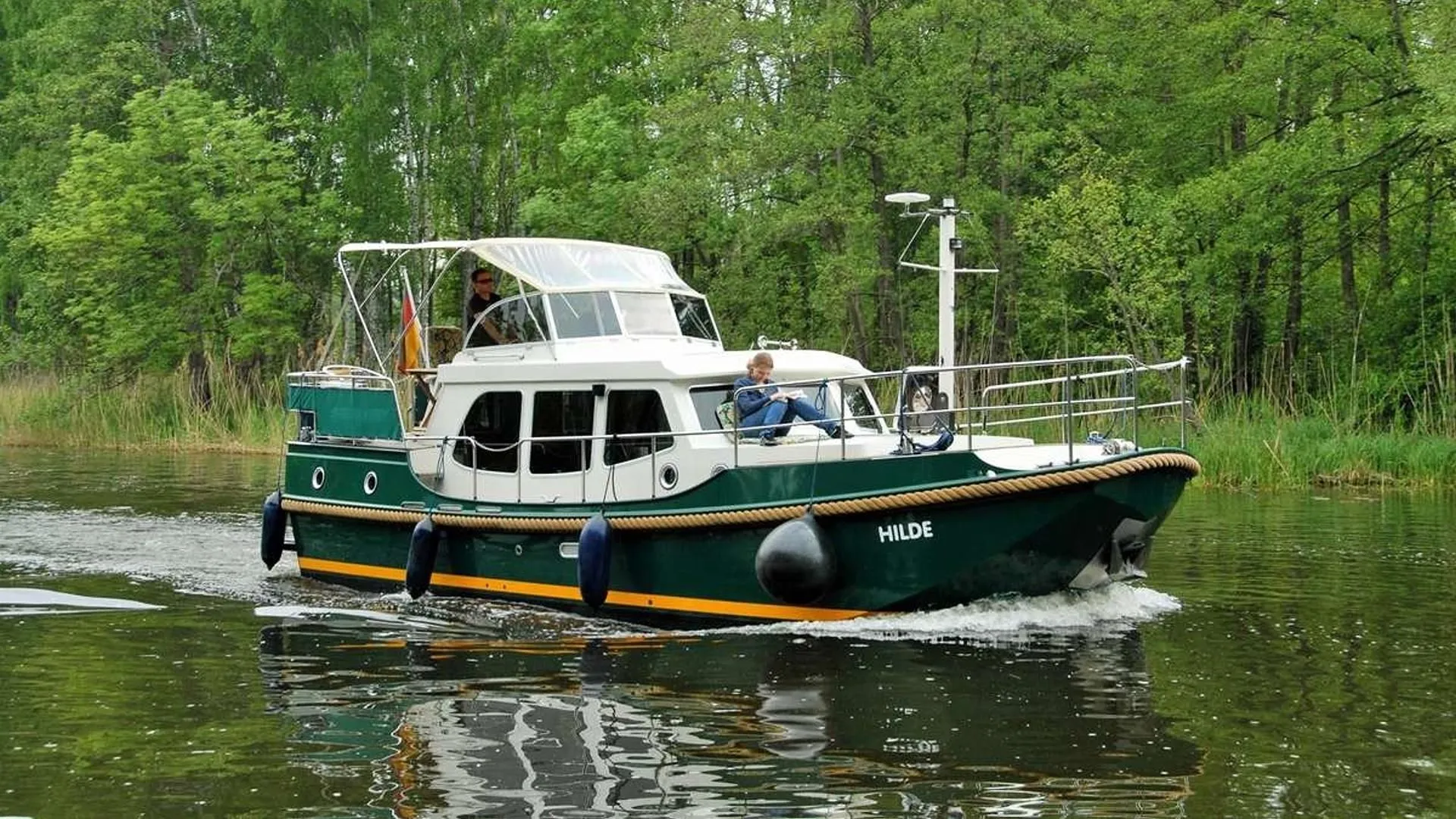 10.1m Zehdenick 2 Cabin House Boat Hire