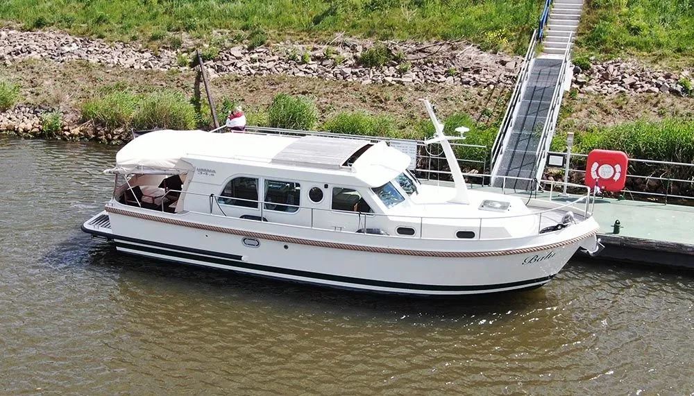 Explore Werder on a 10.7m Rental Boat