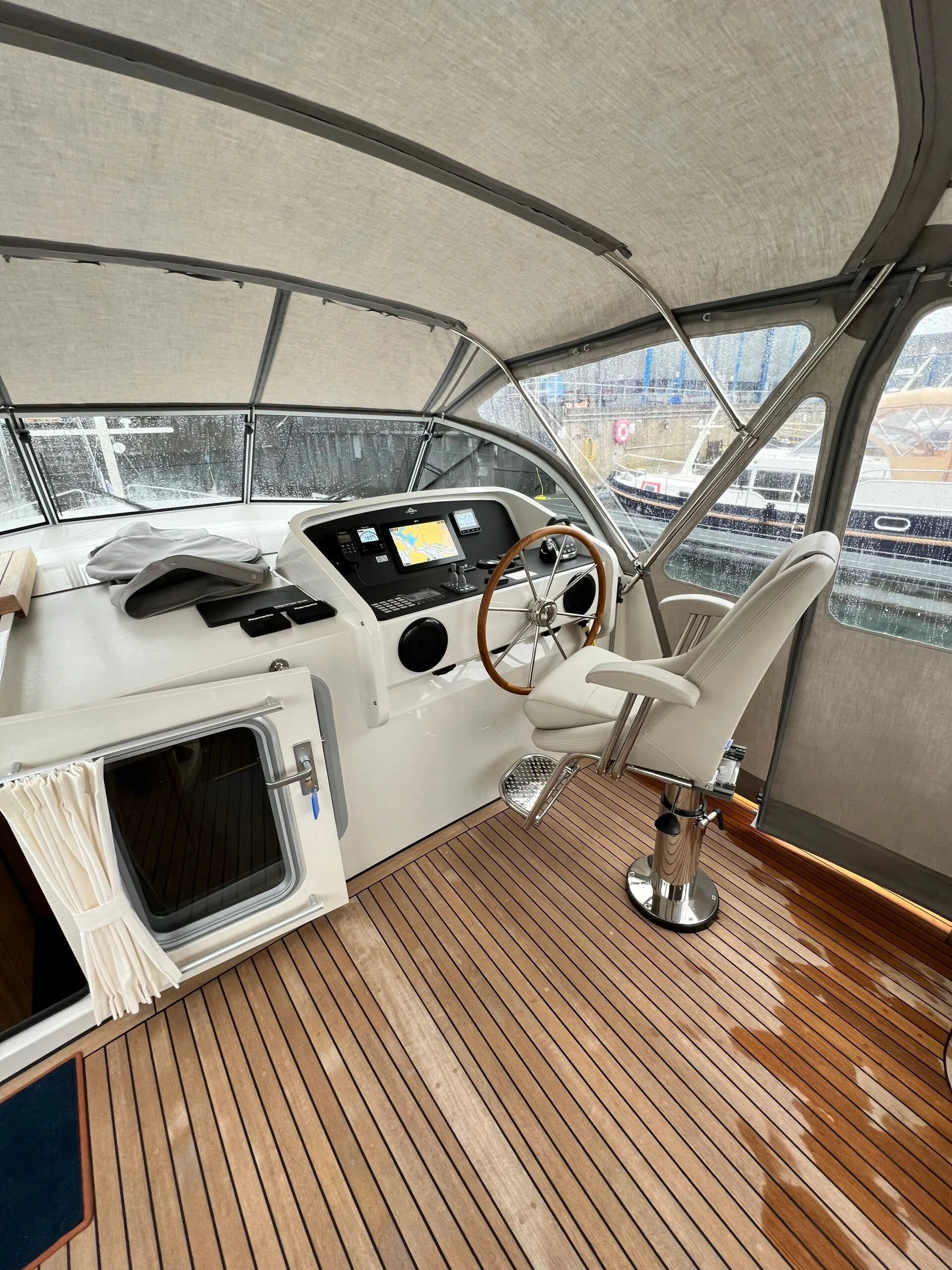 Falcon Scott Charter Boat