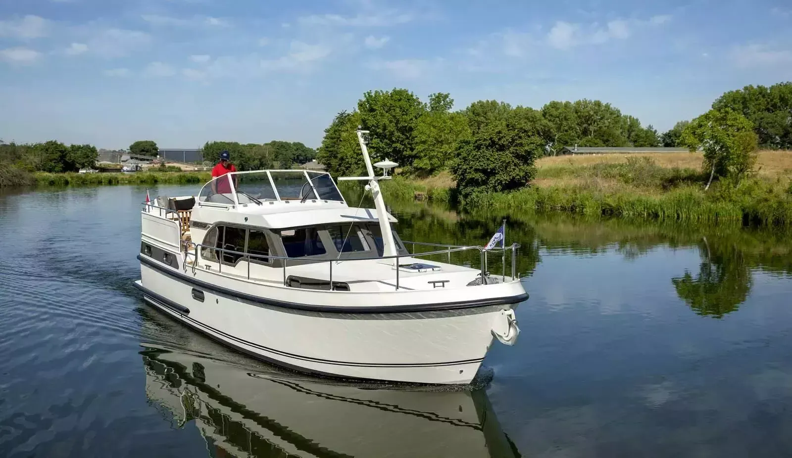 Charter a 10.7m 2 Cabin Motor Yacht in IJsselstein