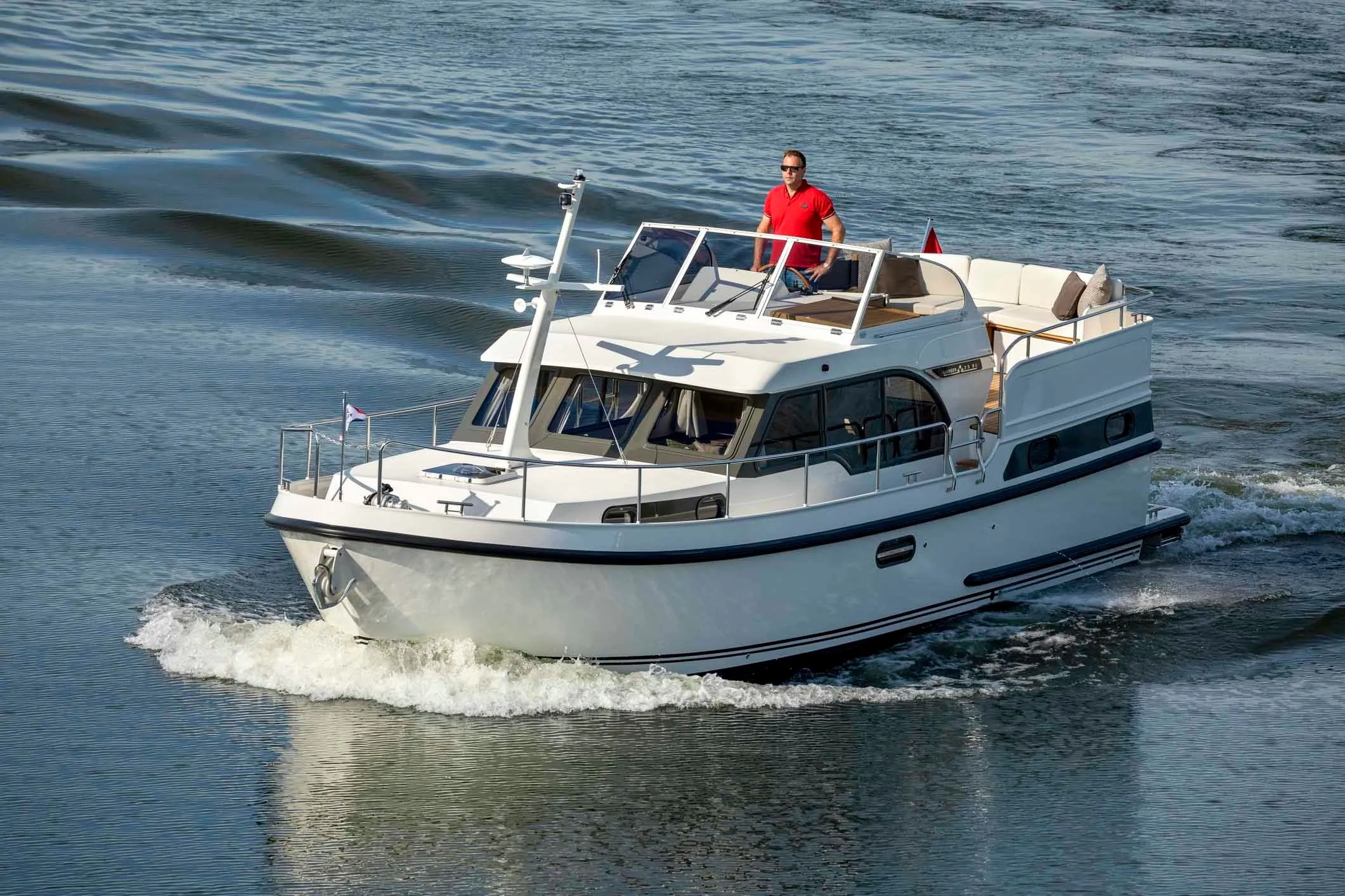 Charter a 10.7m 2 Cabin House Boat in IJsselstein