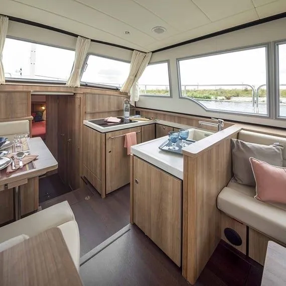 Explore IJsselstein on a 12.85m Rental Boat