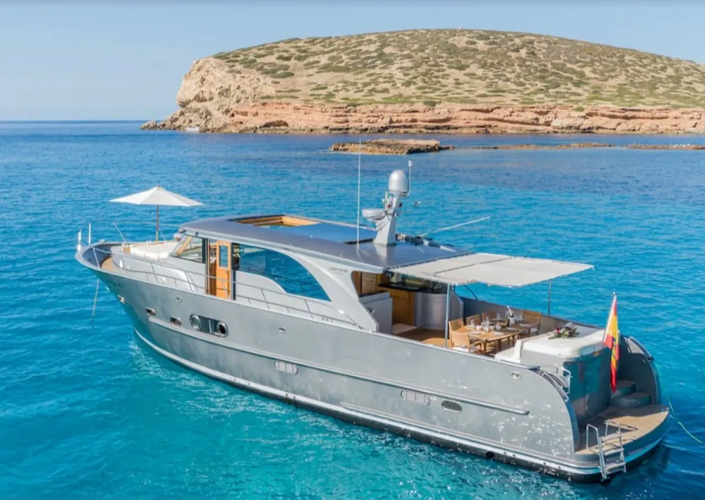 Boot - Rent a 20m 3 Cabin Motor Yacht in Denia