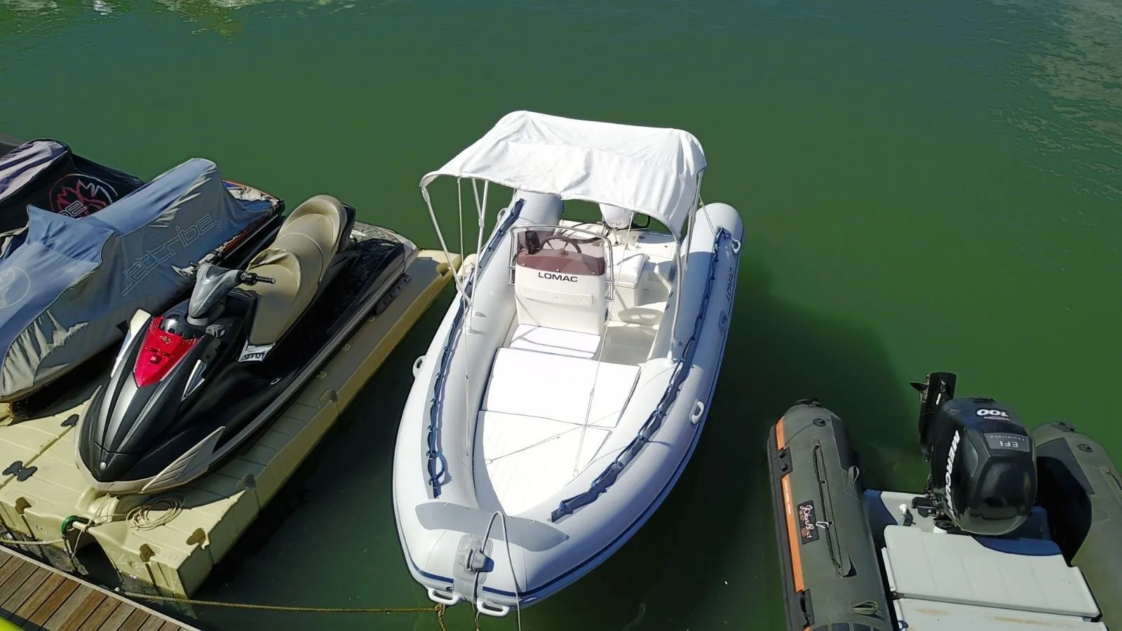 Explore La Spezia on a 5.2m Lomac 5.2 Motor Boat Rental