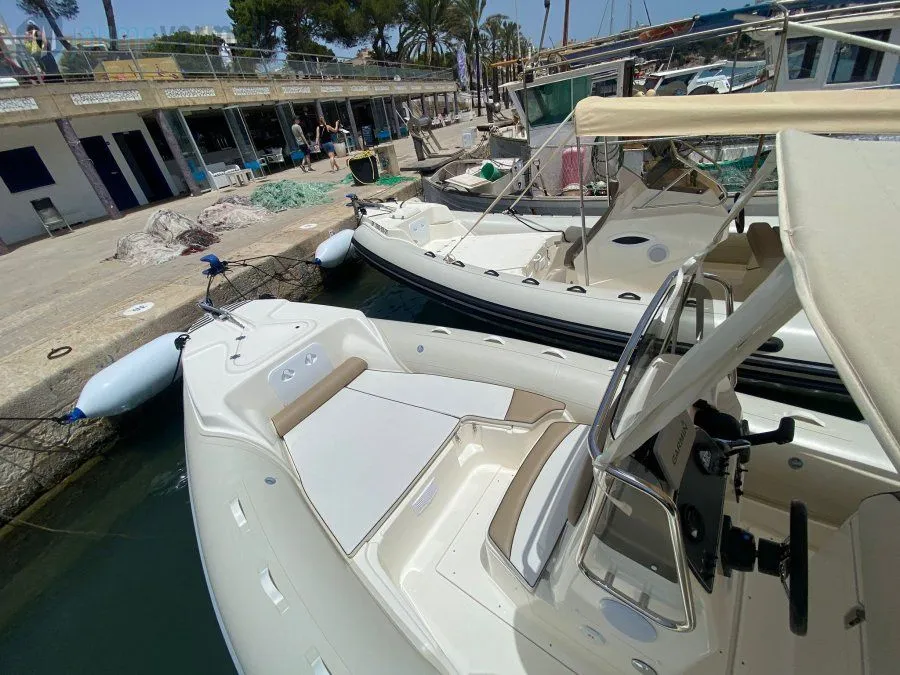 No Name Charter Boat