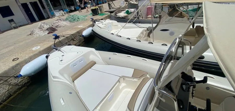 Charter a 6.64m Lomac 675 Motor Boat in Porto Cristo