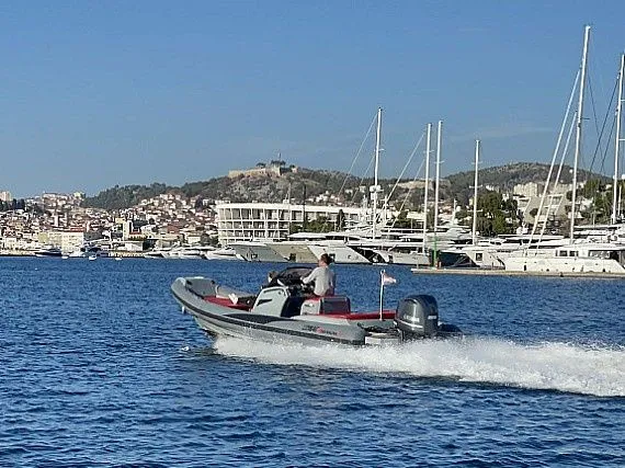 Šibenik 7.85m Kiralık Tekne