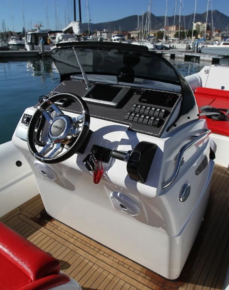 Explore Arzon on a 7.85m Rental Motor Boat