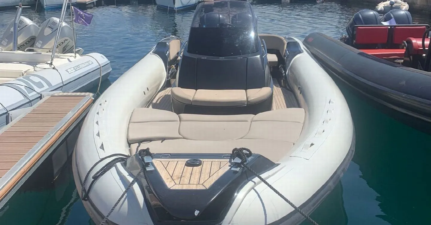 9.9m Ajaccio Boat Hire