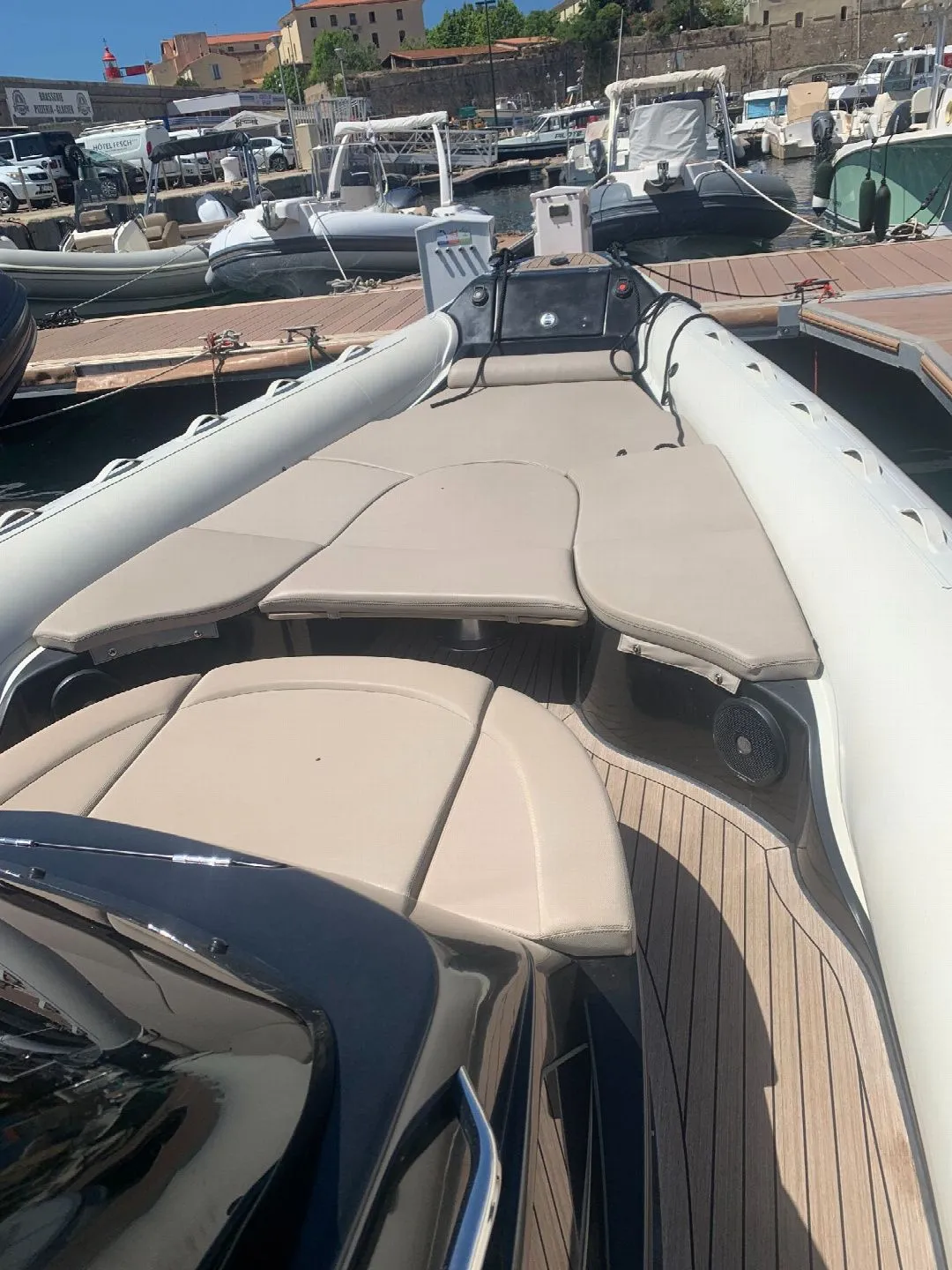 No Name Mietboot