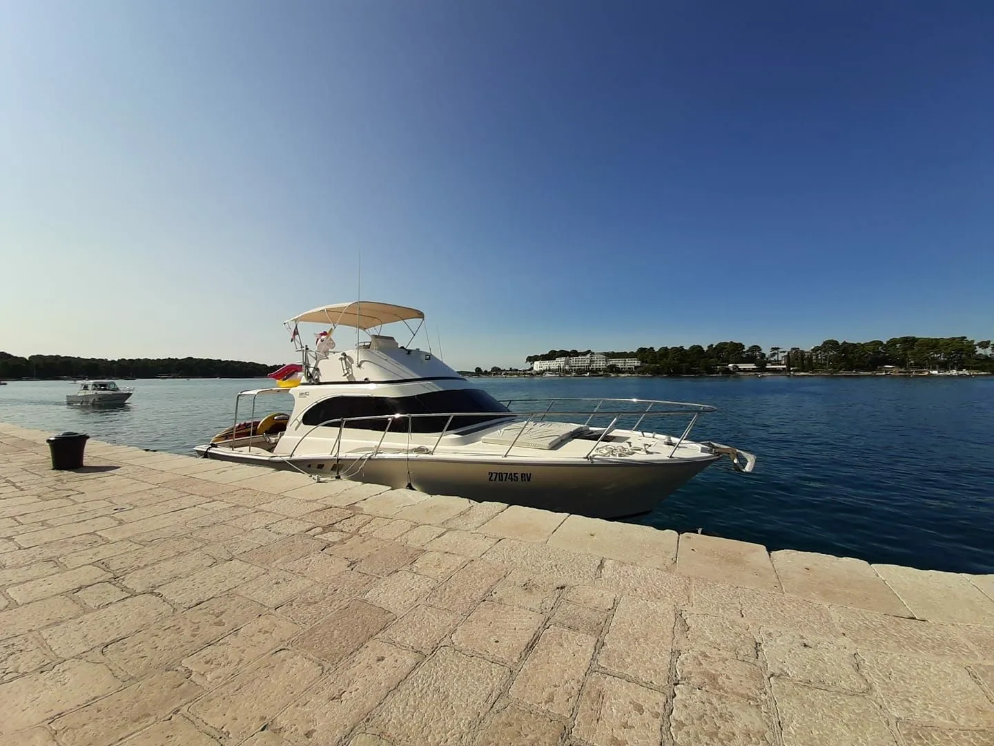 Rent a 12.4m Luhrs 38 Motor Yacht in Rovinj