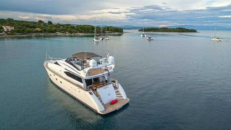 Kastela 21.4m Kiralık Tekne