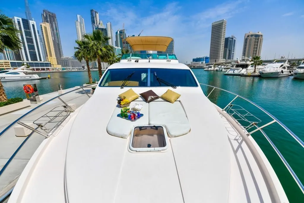 Charter a 17.27m Majesty 56 in Dubai