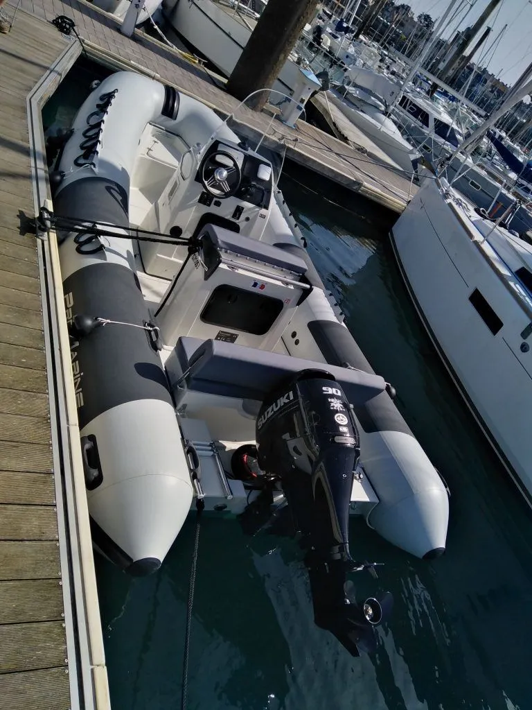 Rent a 5.5m Motor Boat in Saint Malo