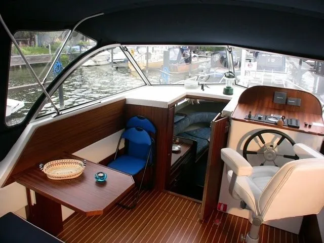 Charter a 9m Boat in Malchow