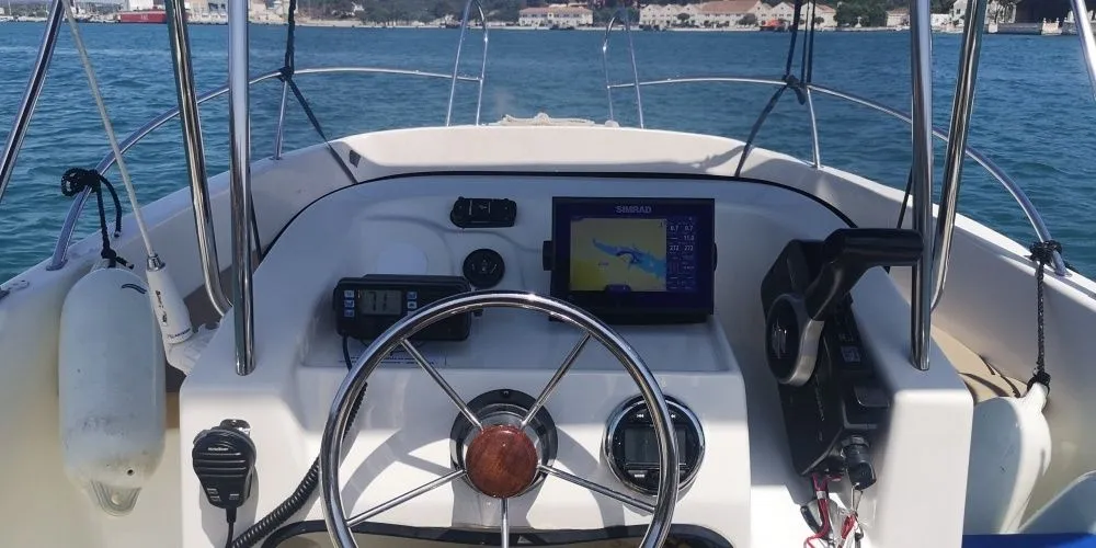Sin I Charter Boat
