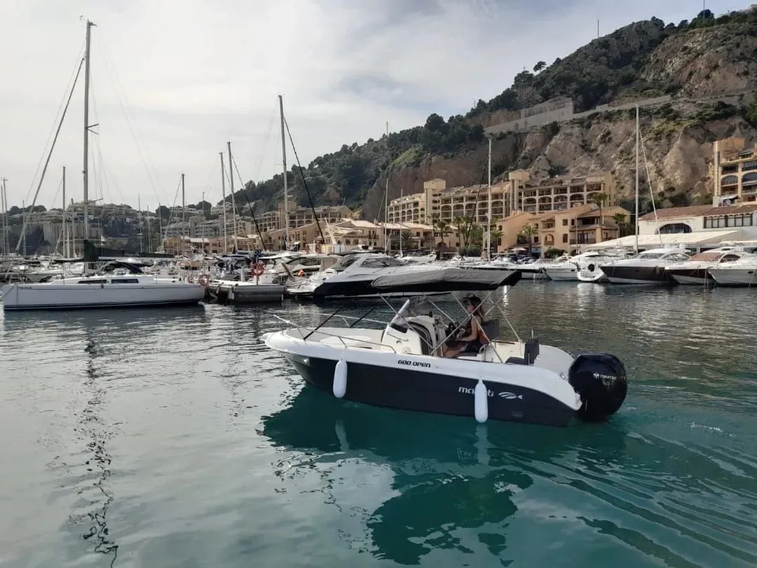 No Name Charter Boat