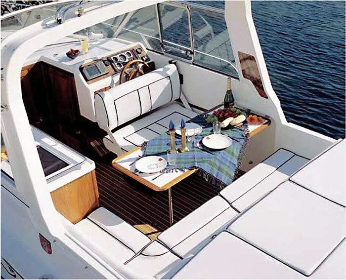 Rent a 8.95m Marex 280 Motor Yacht in Wolfsbruch