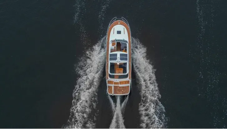 Ela Charter Boat