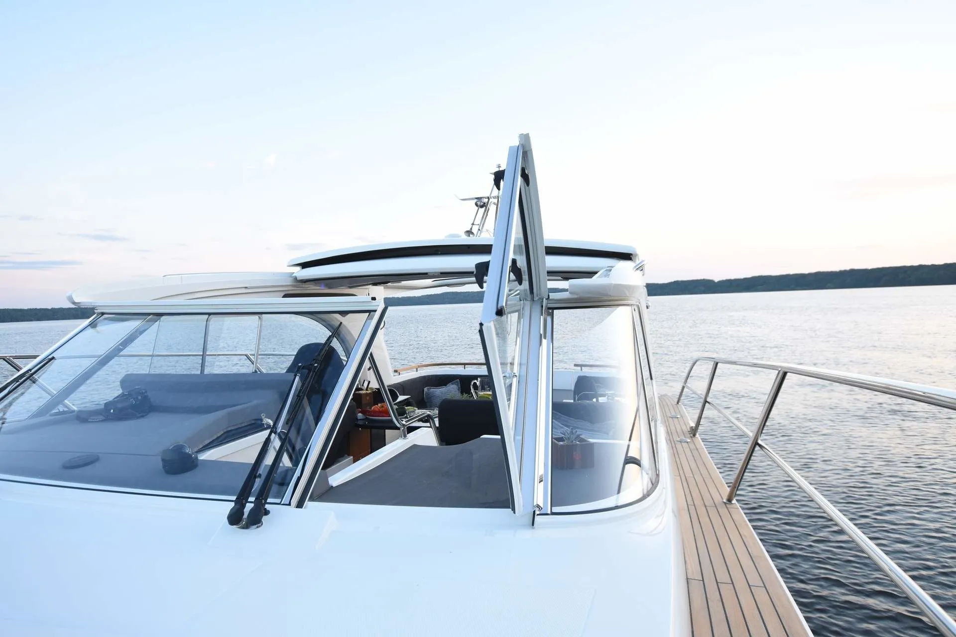Ela Charter Boat