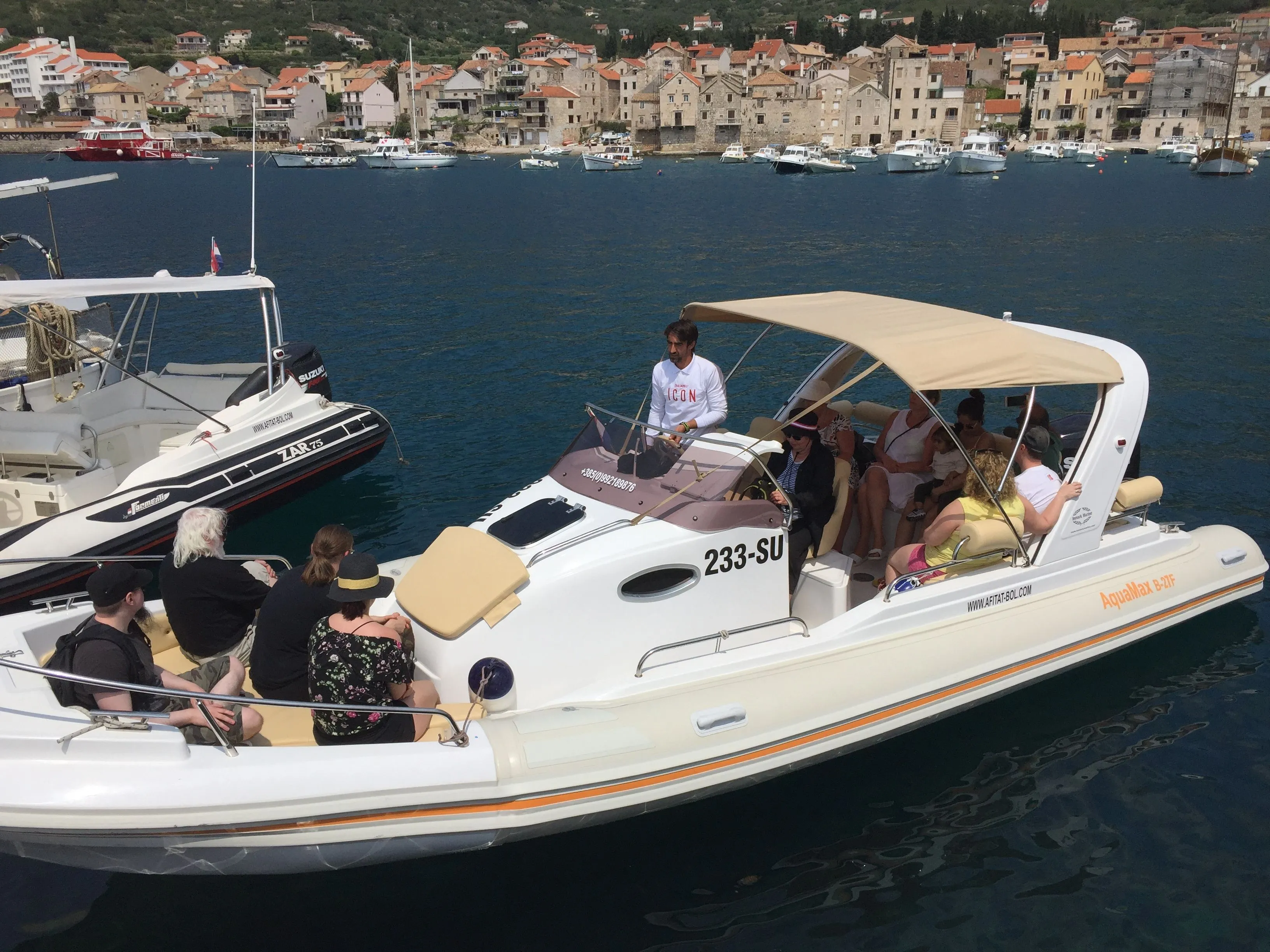 Charter a 8.6m Marine 27 Motor Boat in Bol