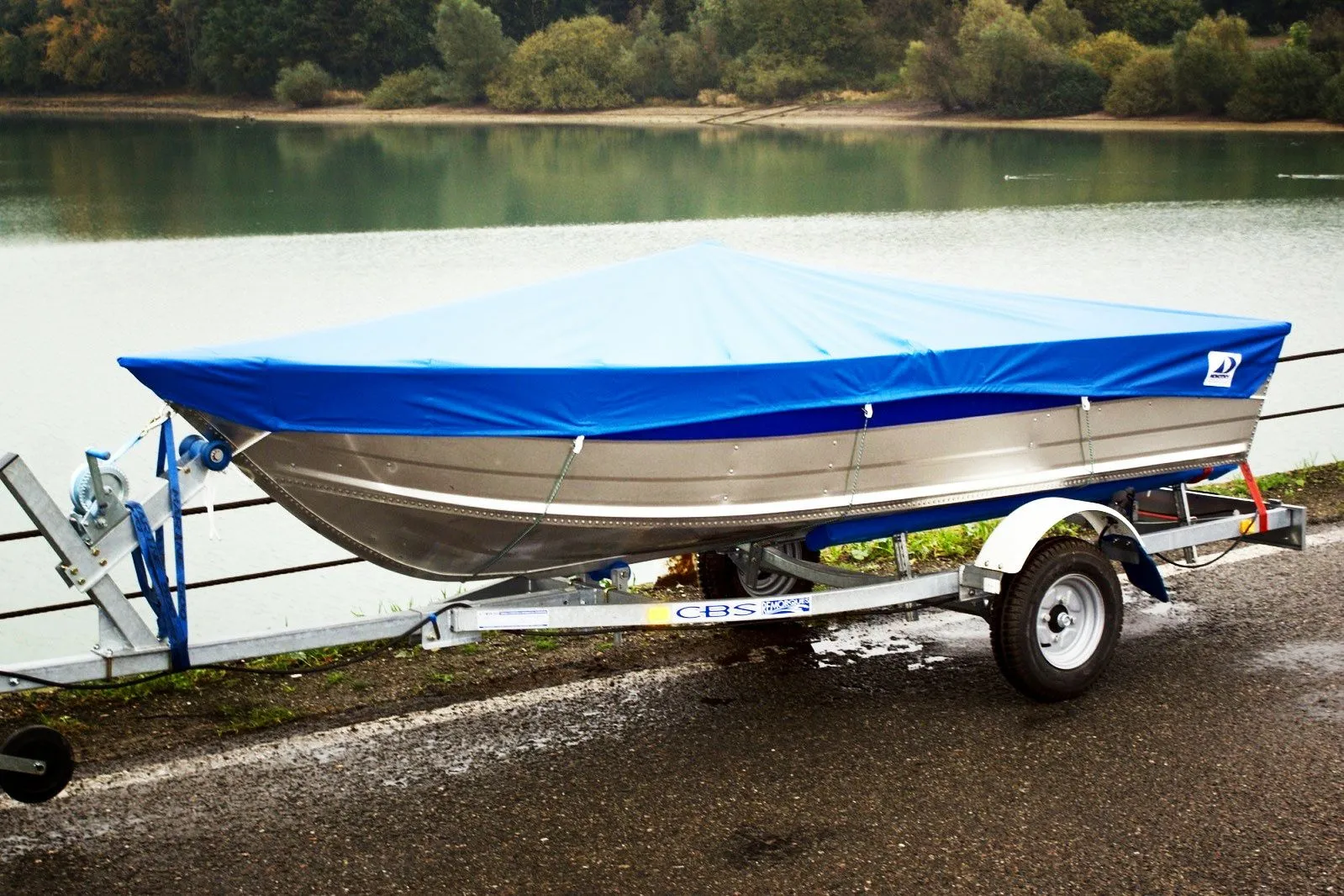 Rent a 4.45m Motor Boat Marine 450 S in Frymburk