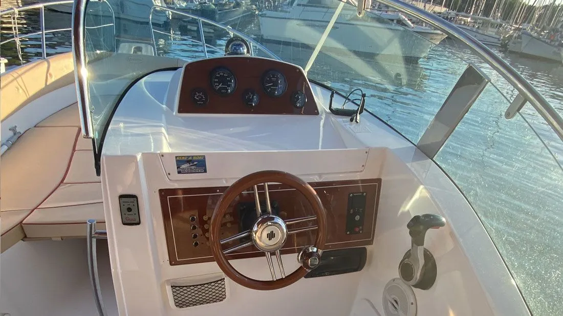 Rent a 7.65m Marinello 26 in Funtana