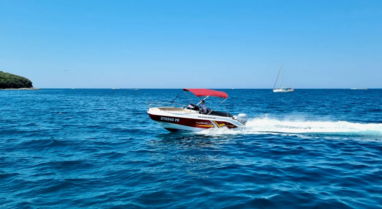 Charter a 5.9m Boat in Funtana