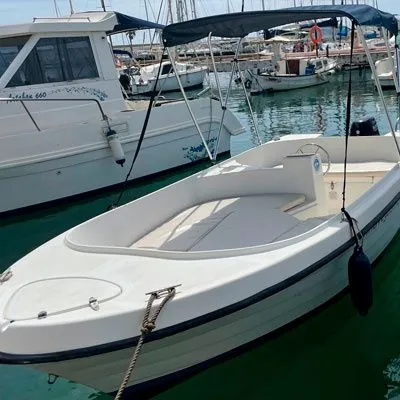 Charter a 5m Motor Boat Marion 500 in Sitges