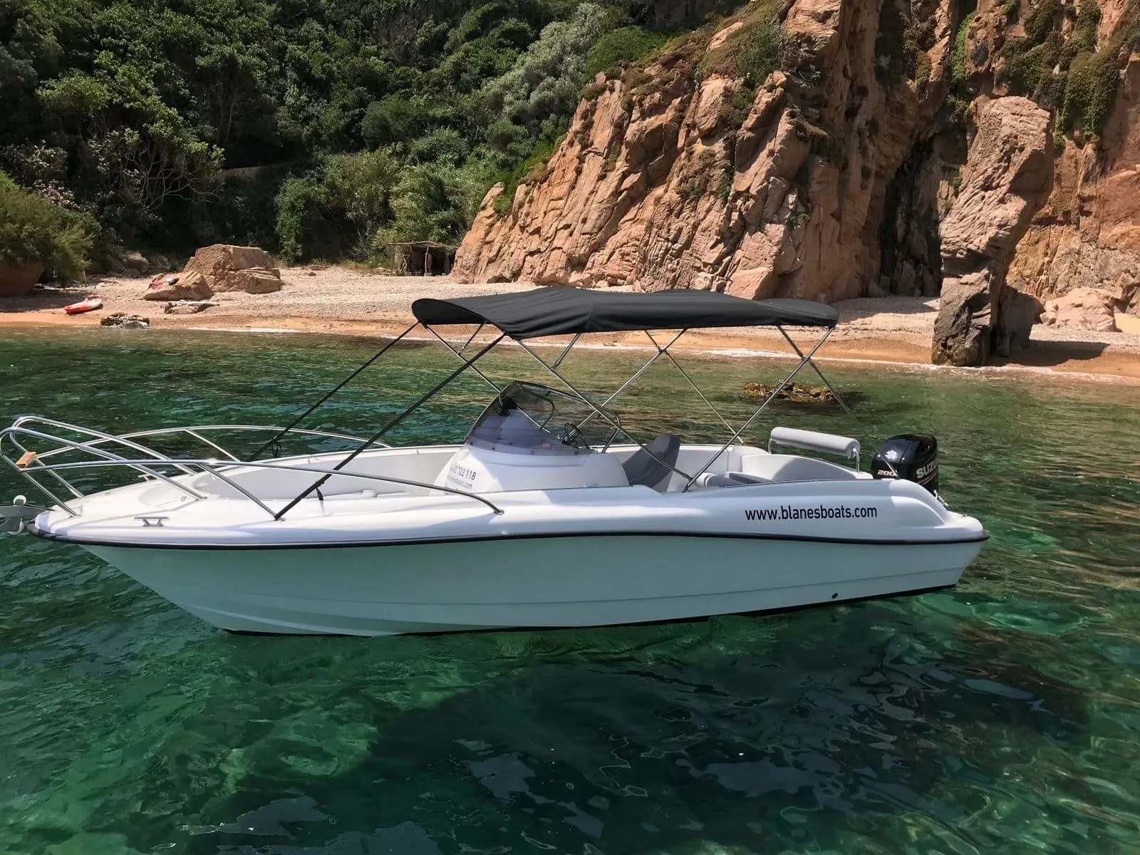 Rent a 7.3m Marion 730 in Blanes