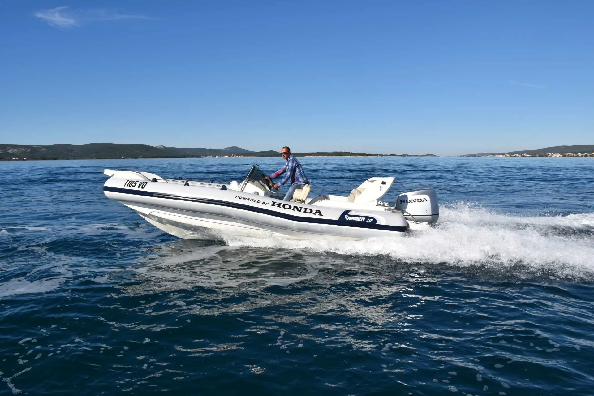 Charter a 6.35m Motor Boat in Trogir