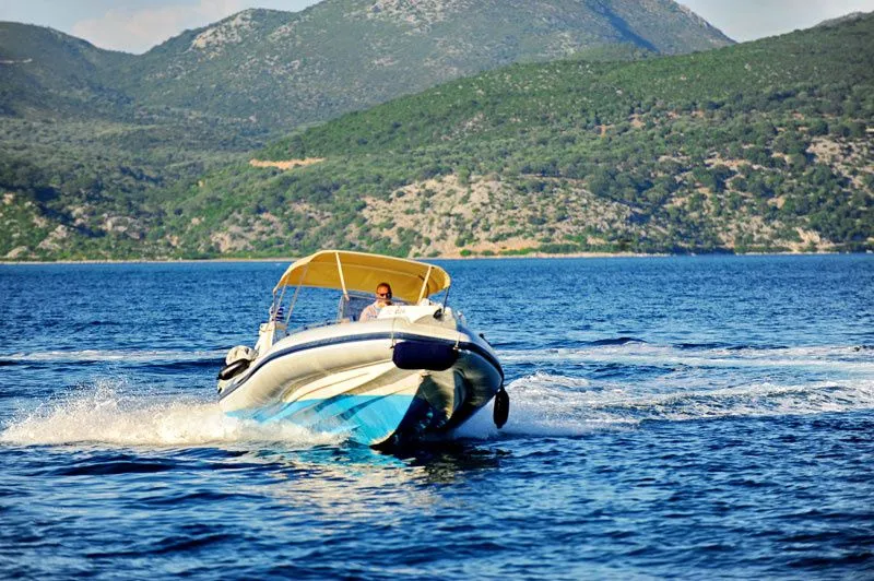 Rent a 7m Marlin 21 Motor Boat in Nikiana