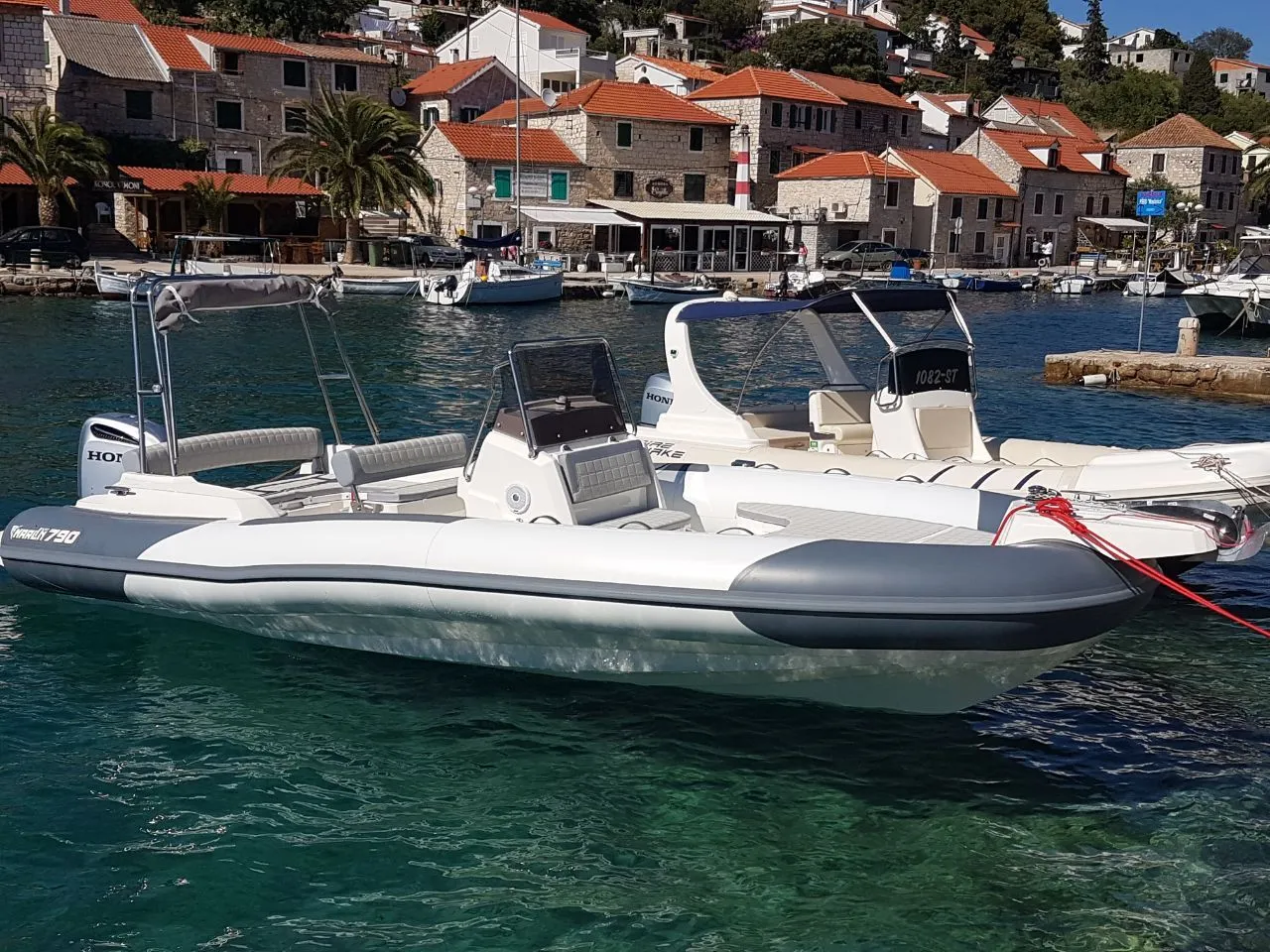 Dynamic 18 Charter Boat