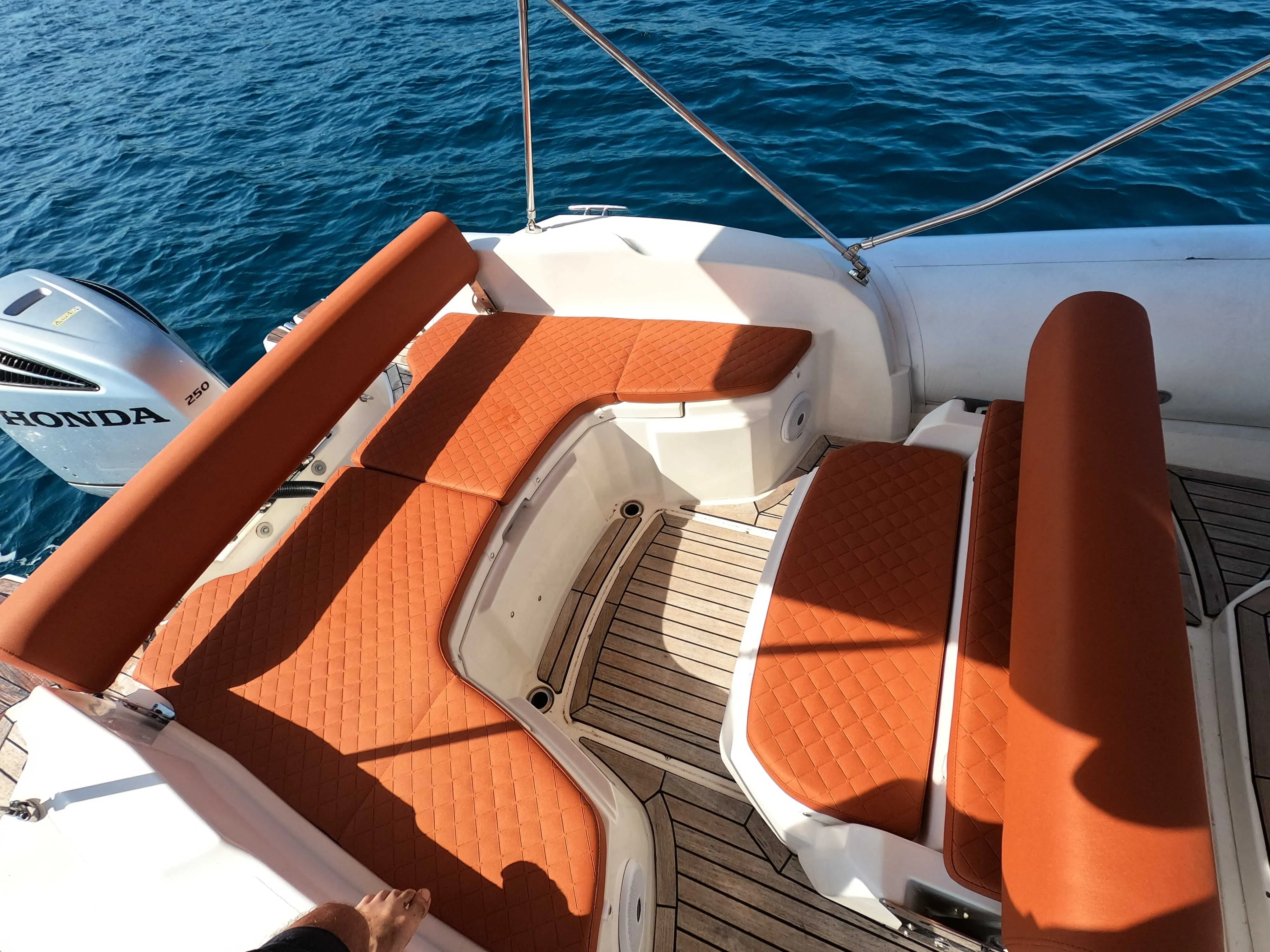 Explore Medulin on a 7.9m Marlin 790 Motor Boat Rental