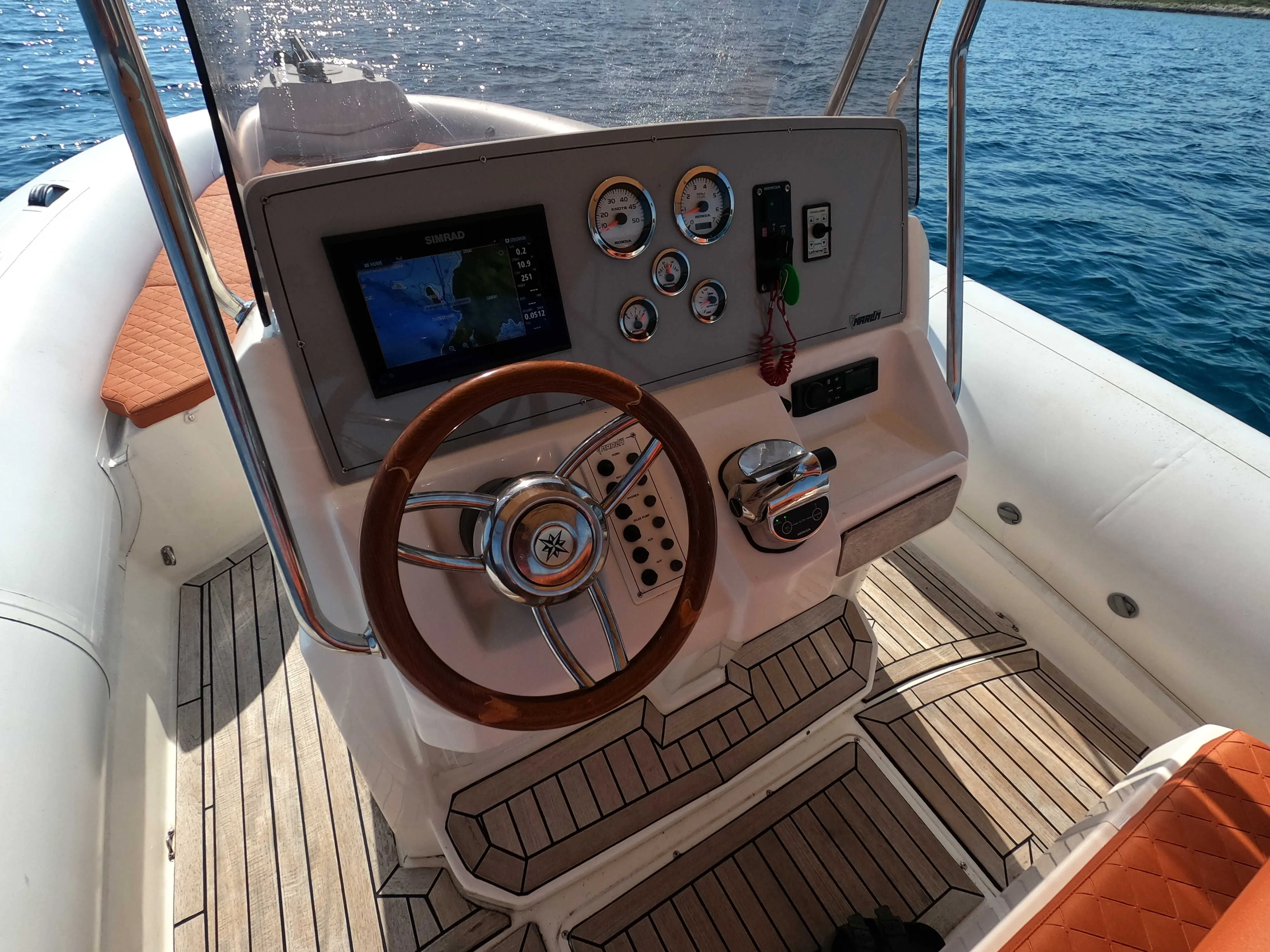 Explore Medulin on a 7.9m Marlin 790 Motor Boat Rental