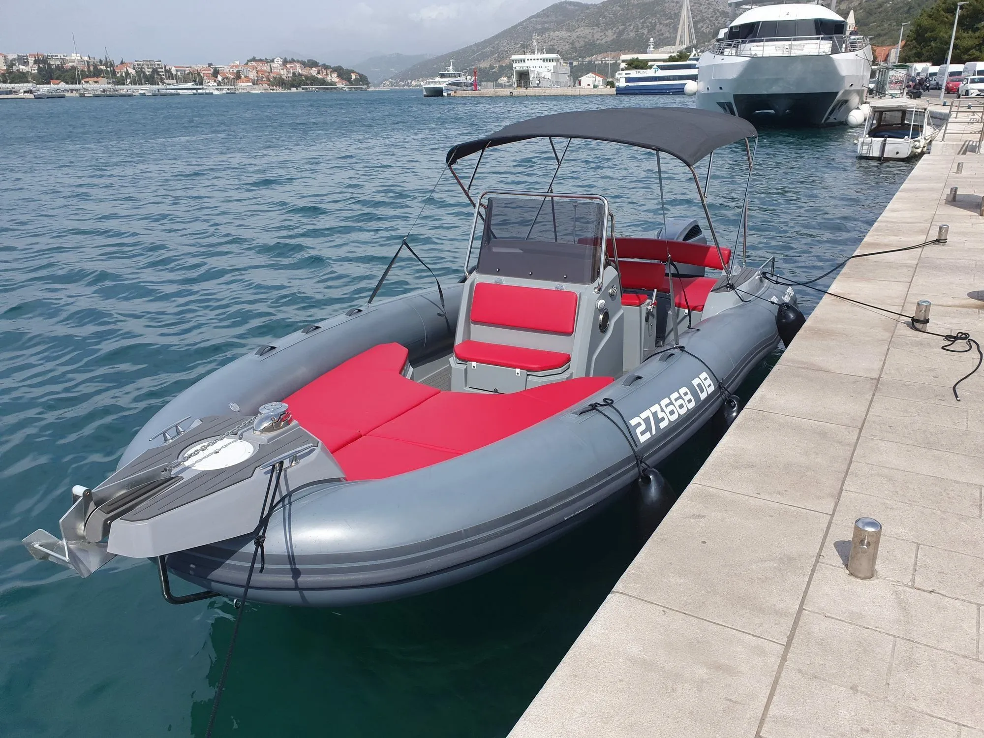 Explore Dubrovnik on a 8m Rental Boat
