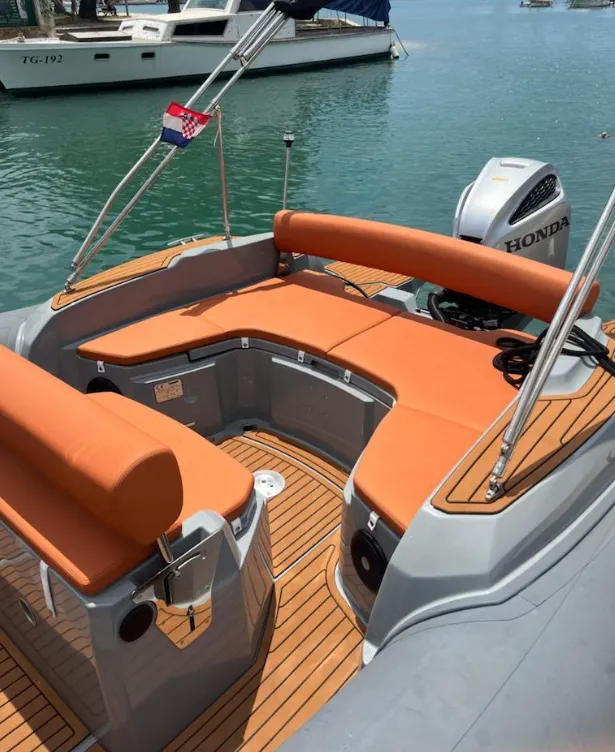 Explore Šibenik on a 7.9m Rental Boat