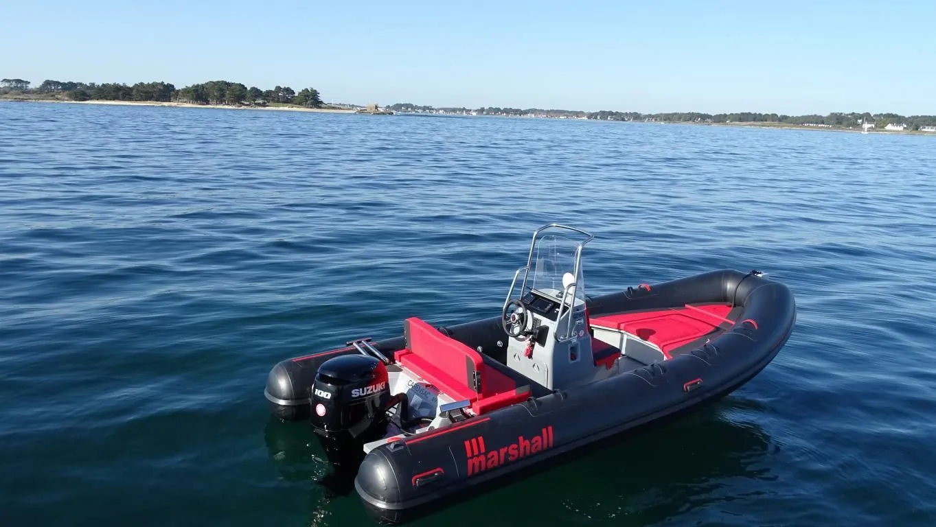 Explore La Trinite-sur-Mer on a 5.54m Rental Motor Boat