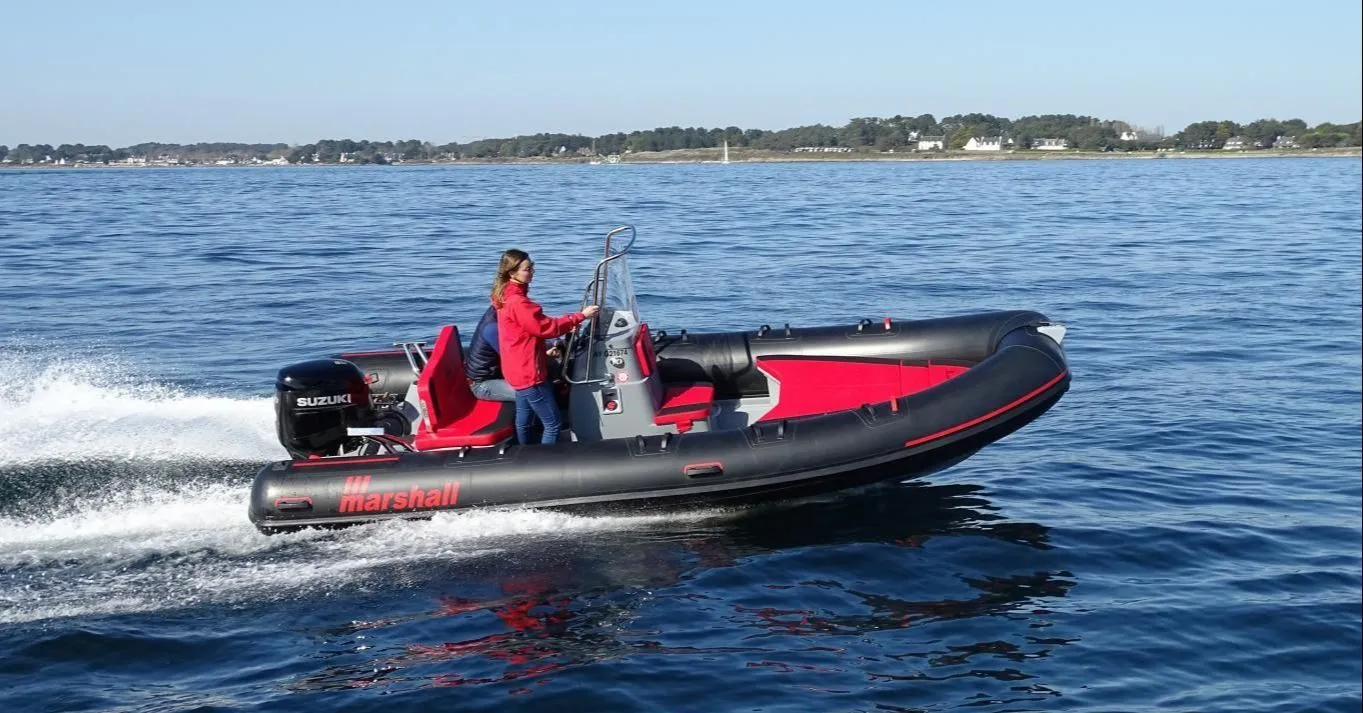 Explore La Trinite-sur-Mer on a 5.54m Rental Motor Boat