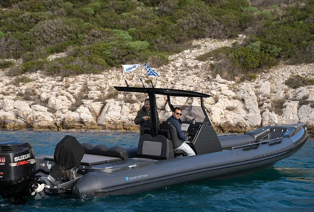 Charter a 10m Marvel 960 in Mykonos City