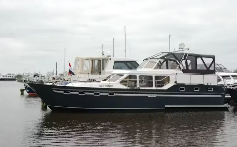 Neptunus Charter Boat
