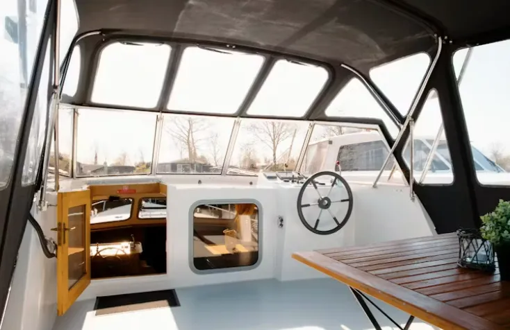 Neptunus Charter Boat