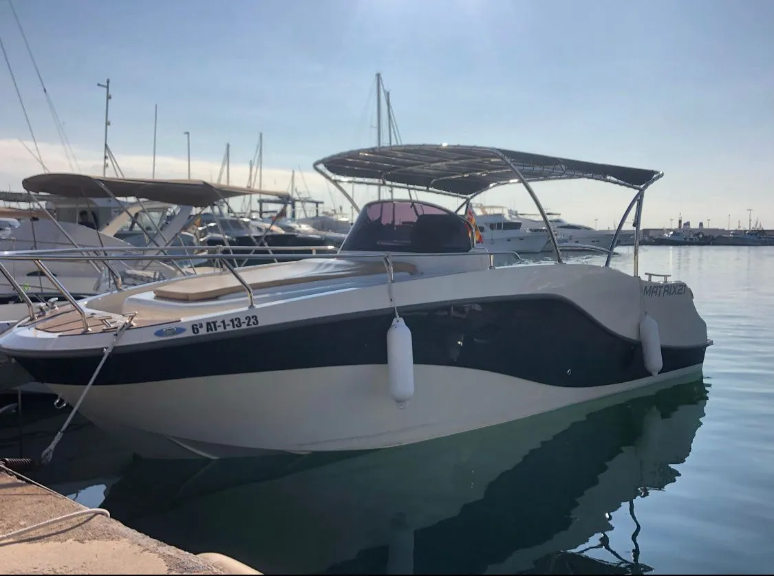 Explore Altea on a 7.99m Rental Boat