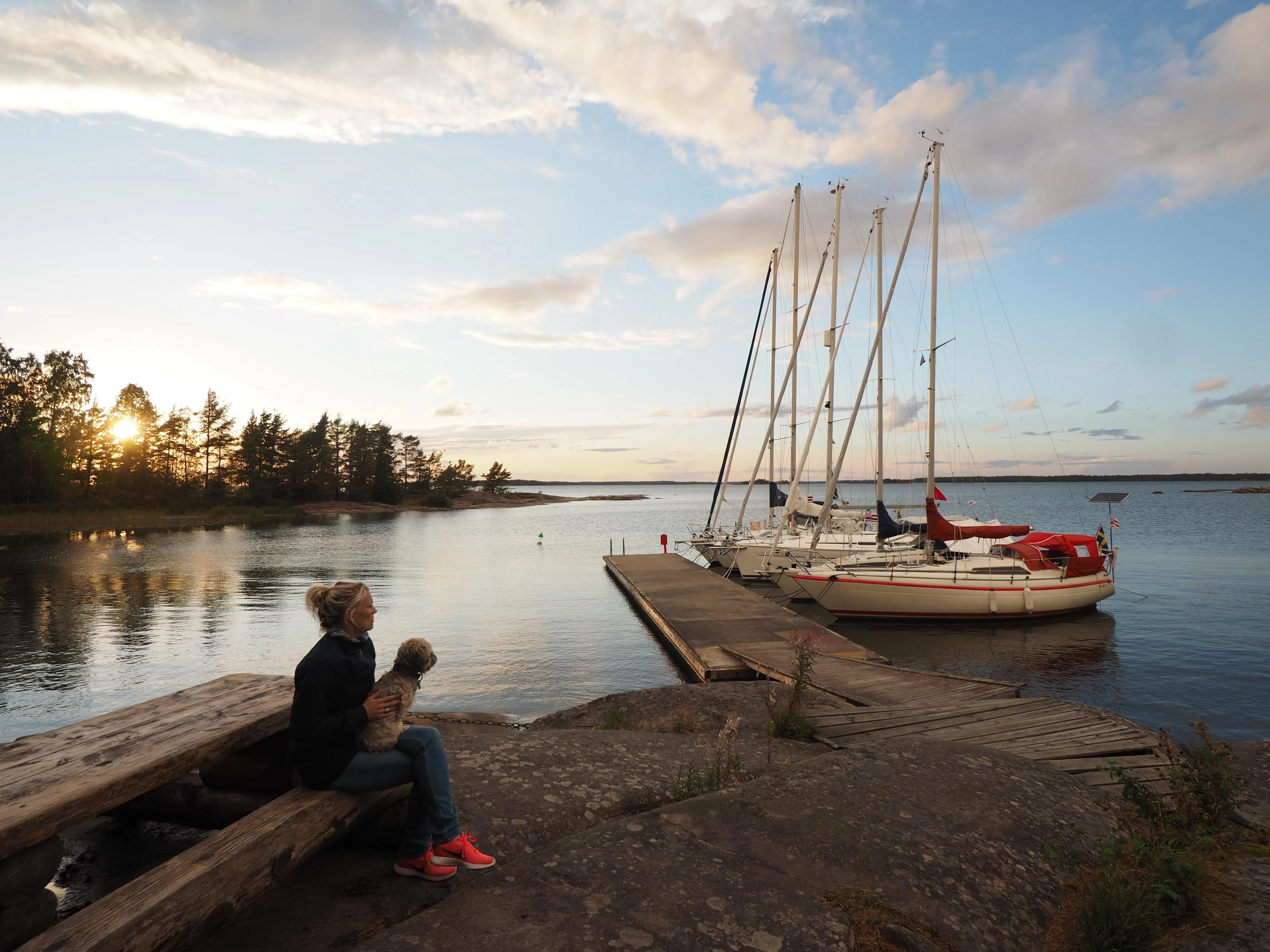 Explore Kristinehamn on a 9.5m Rental Sailing Yacht Maxi boats 95