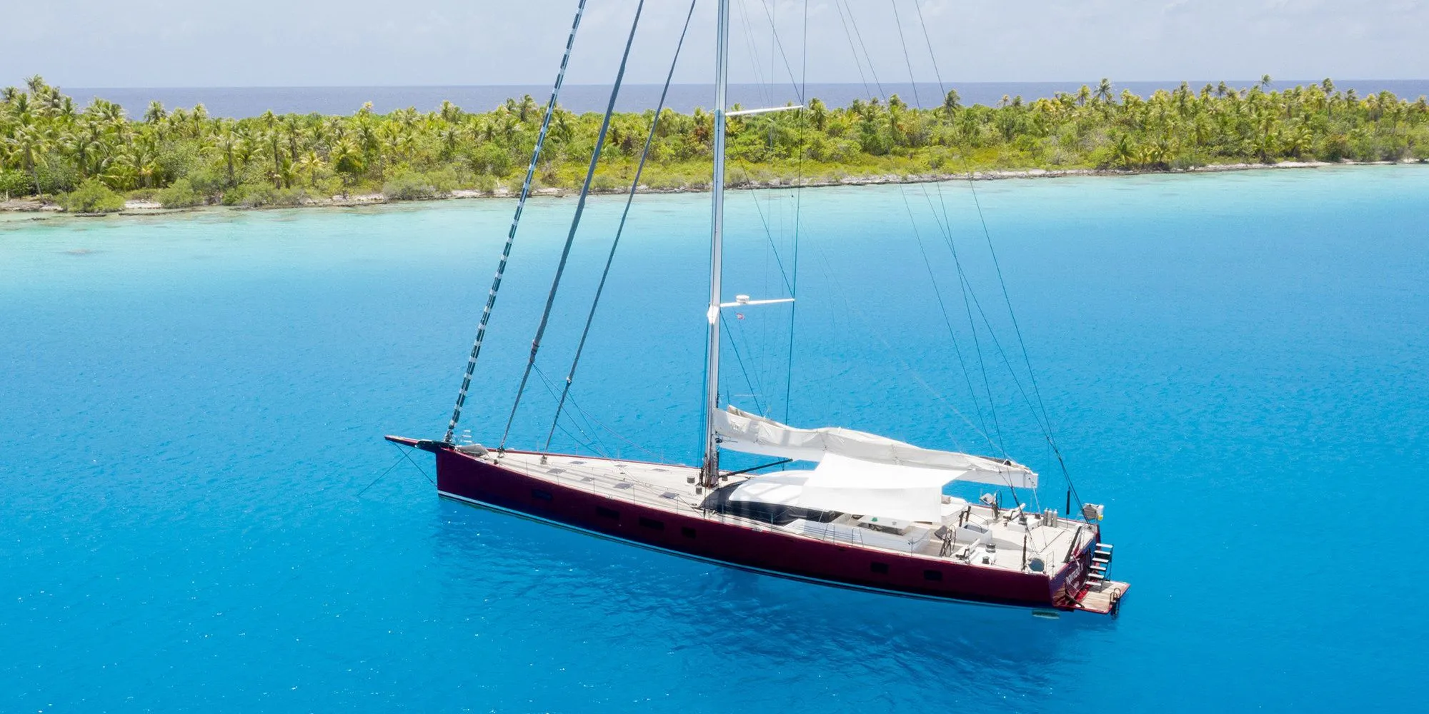 Rent a 30.48m Boat in Papeete