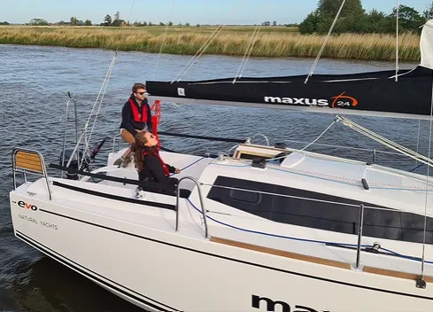 Charter a 8.25m Boat in Marknesse